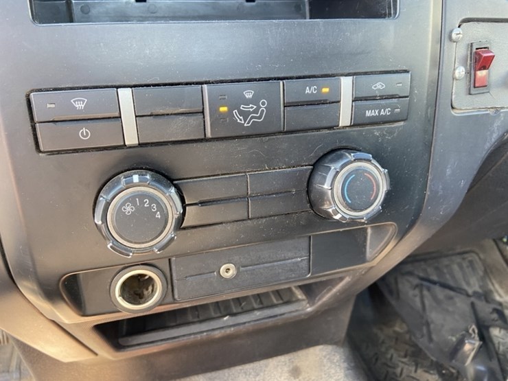 2011-ford-f150-xl-image-19