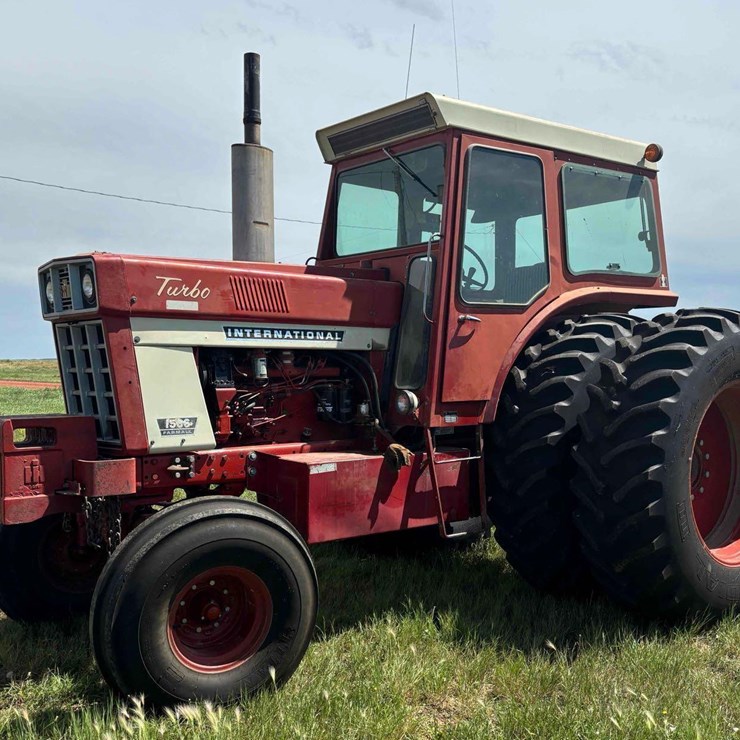 1975 INTERNATIONAL 1566