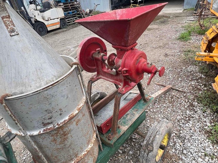 cushman-hit-&-miss-engine-on-cart-(sn#-32043)-image-6