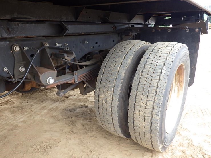 2011-ford-f550-image-37