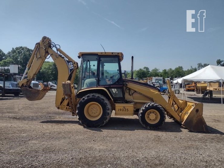 2004-caterpillar-420d-image-3