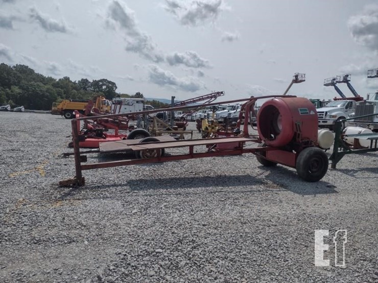 howey-christmas-tree-baler-image-1