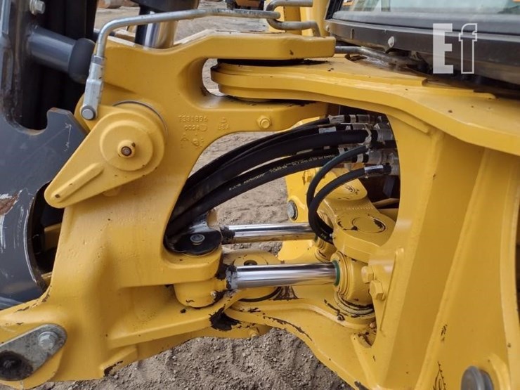 2020-deere-410l-image-34