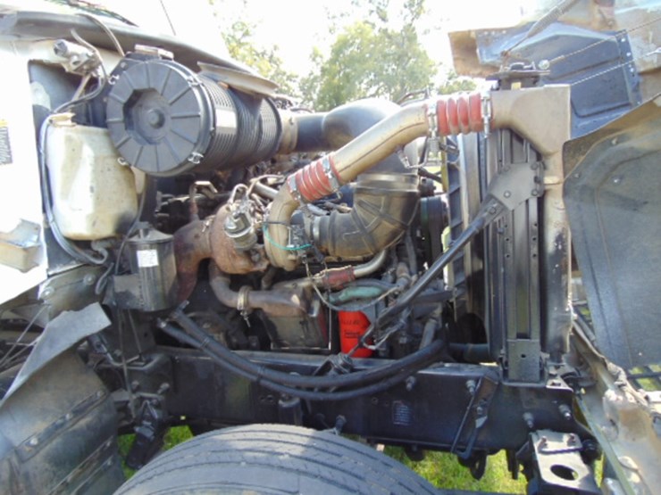 2004-mack-ch613-image-7