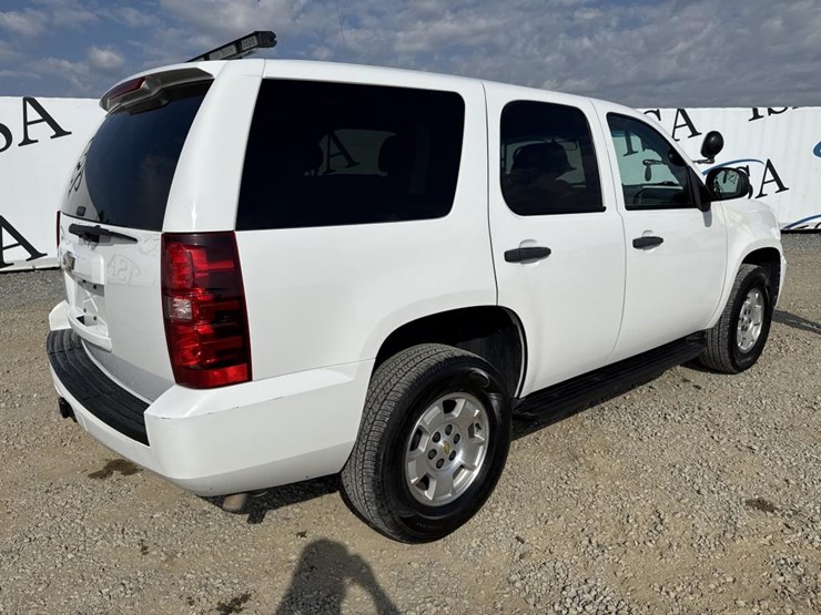2013-chevrolet-tahoe-image-5