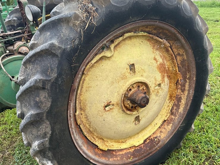 john-deere-b-image-3