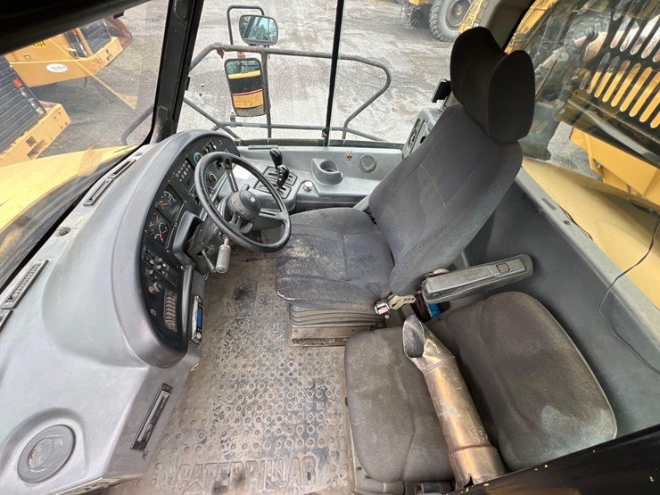caterpillar-740-image-16