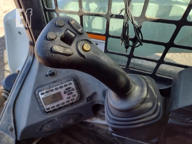 2022-bobcat-t870-image-9
