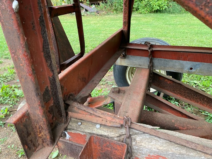 j-&-m-210-gravity-wagon-image-24