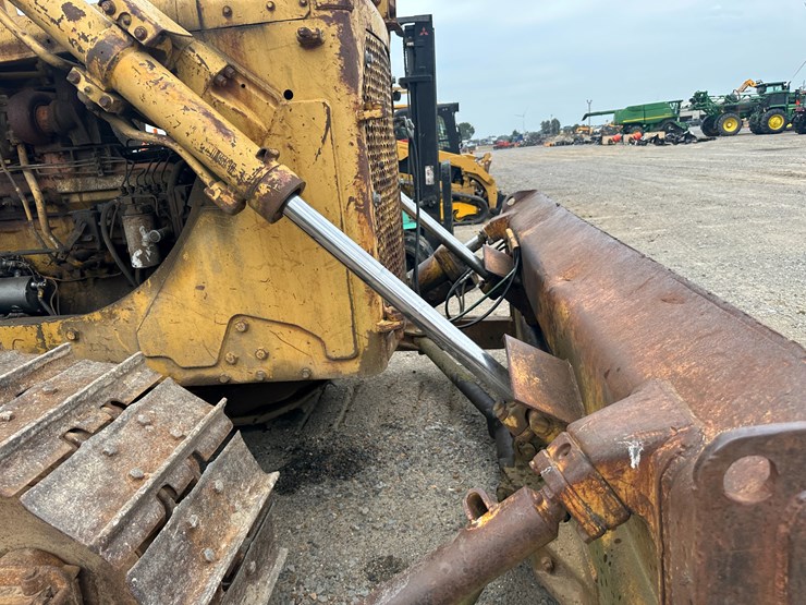 caterpillar-d6c-image-32
