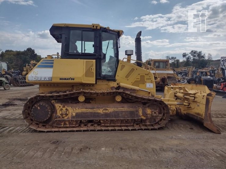 2015-komatsu-d61ex-23-image-3