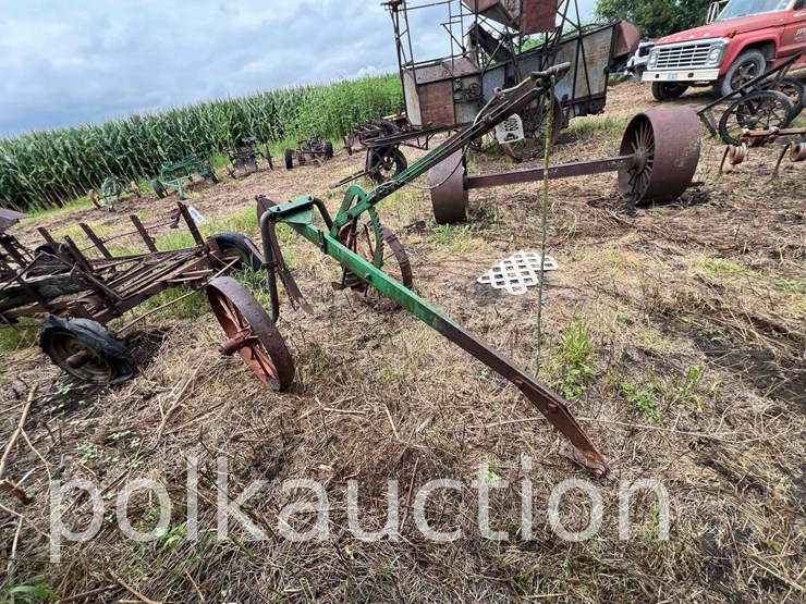 john-deere-pull-type-subsoiler-on-steel-wheels-image-2