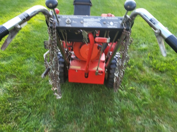 toro-826-walk-behind-snowblower-image-10