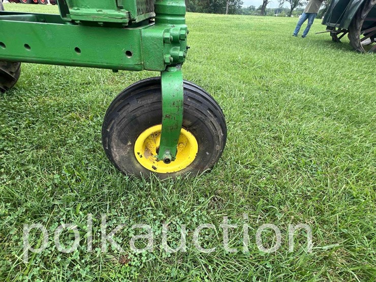 john-deere-bn-image-2