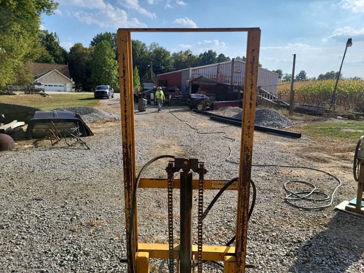 agritek-3pt-hitch-forklift-image-8