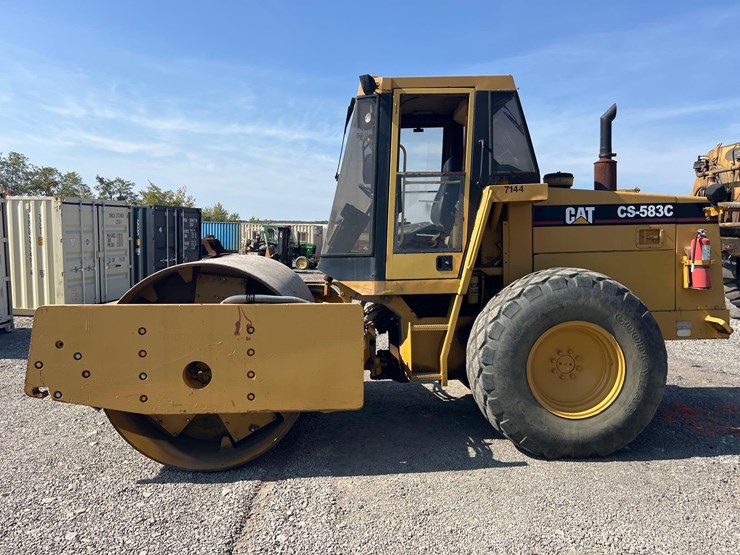 caterpillar-cs-583c-image-1