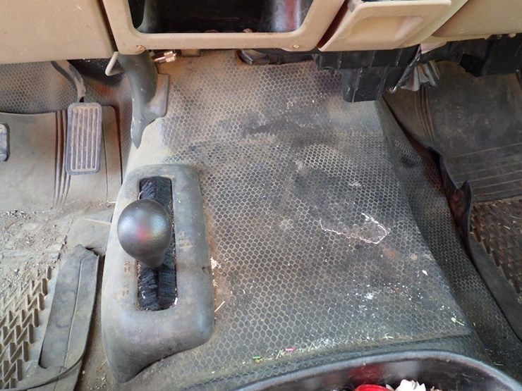 2005-chevrolet-2500hd-image-26