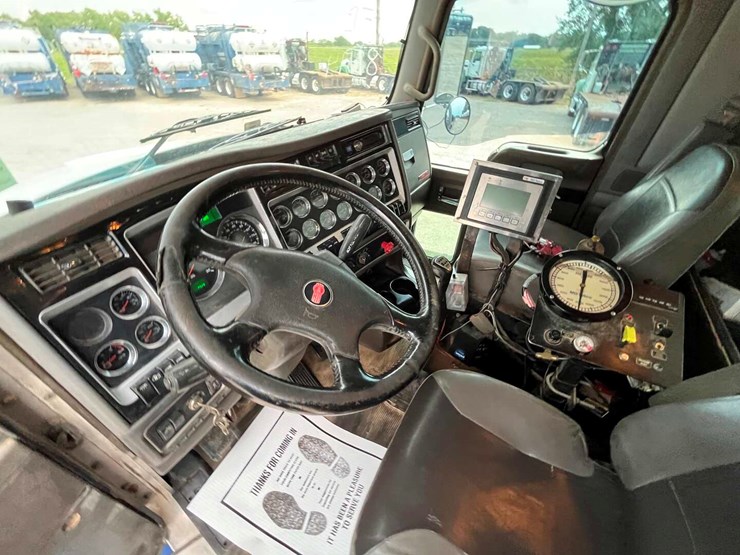 2014-kenworth-t800-image-5