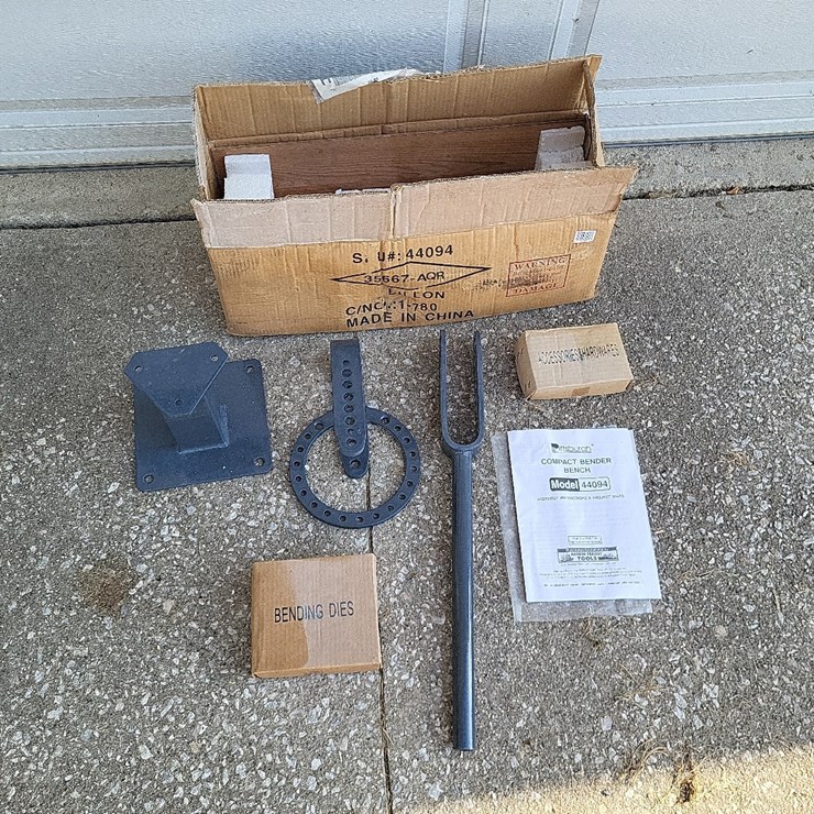 Pittsburgh 44094 Bender Bench - New