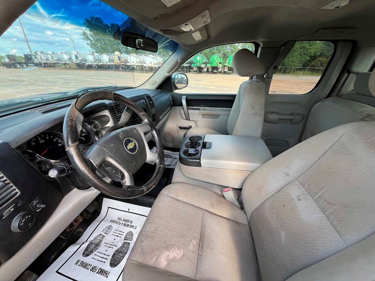 2010-chevrolet-silverado-1500-image-10