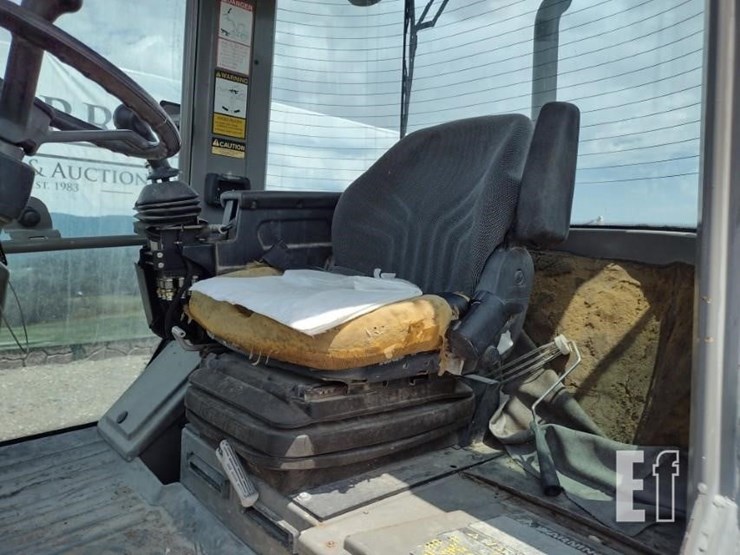 2012-takeuchi-tw65-image-12