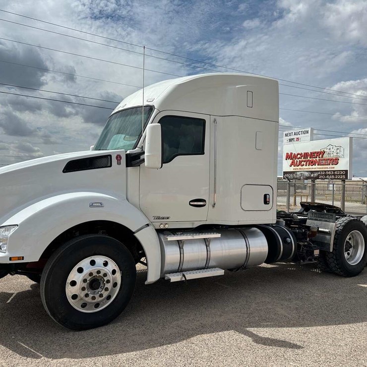 2018 KENWORTH T880