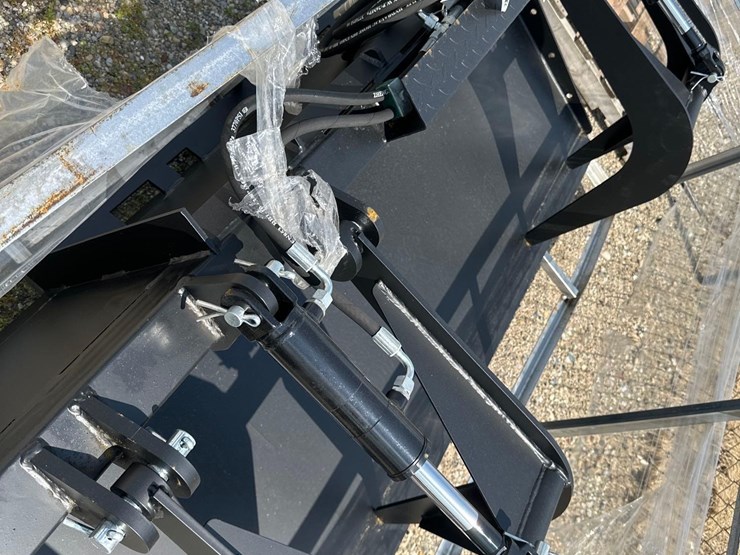 83"-skid-steer-grapple-bucket-image-2