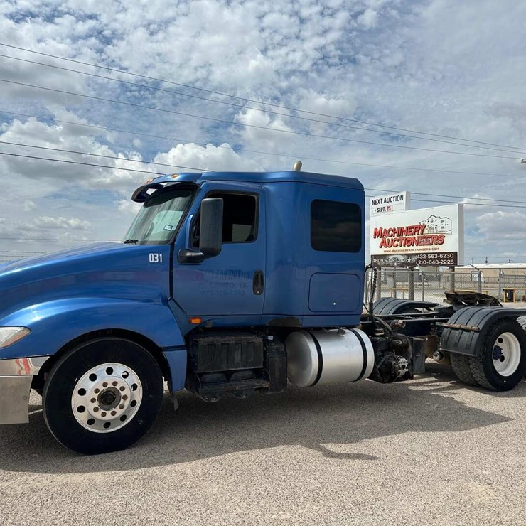 2018 INTERNATIONAL LT