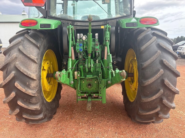 2012-john-deere-6125r-tractor-image-17