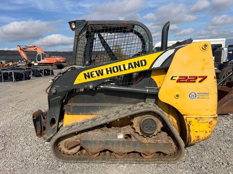 2015-new-holland-c227-image-1