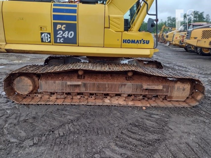 2017-komatsu-pc240-lc-11-image-22