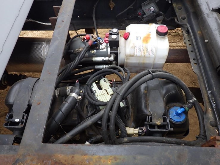 2011-ford-f550-image-23