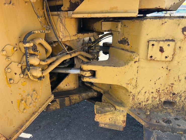 caterpillar-825b-image-14