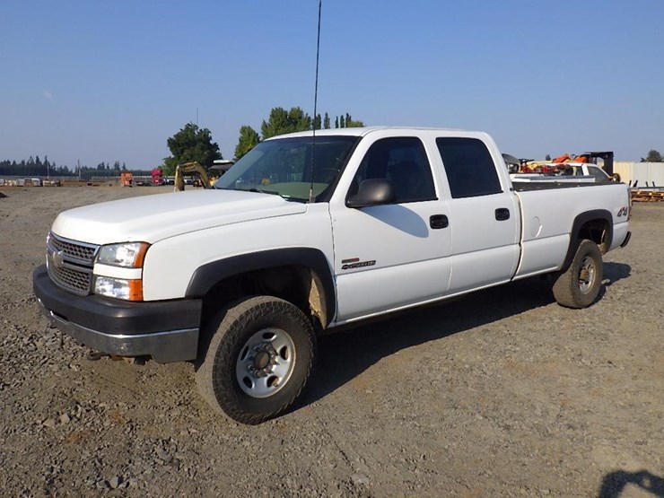 2005-chevrolet-2500hd-image-1