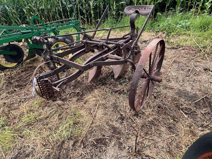 2btm-sulky-plow---12"---on-steel-wheels-image-2