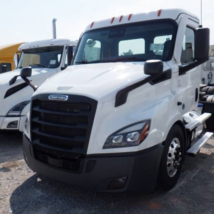 2020 FREIGHTLINER CASCADIA 116