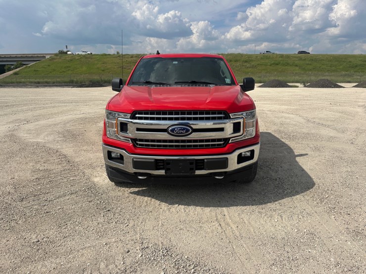 2019-ford-f150-xlt-image-2