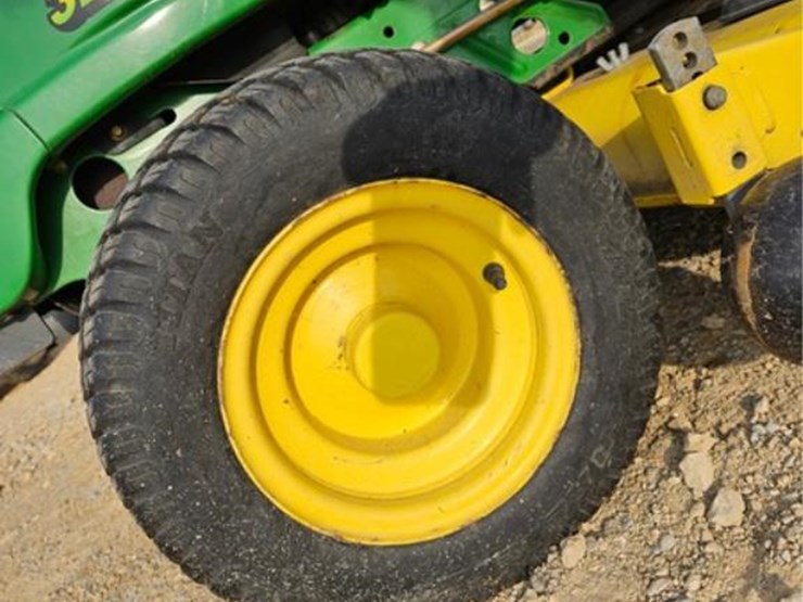 john-deere-325-image-26