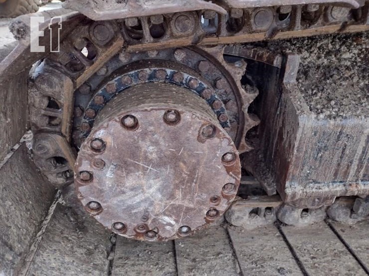 2021-deere-250g-lc-image-23