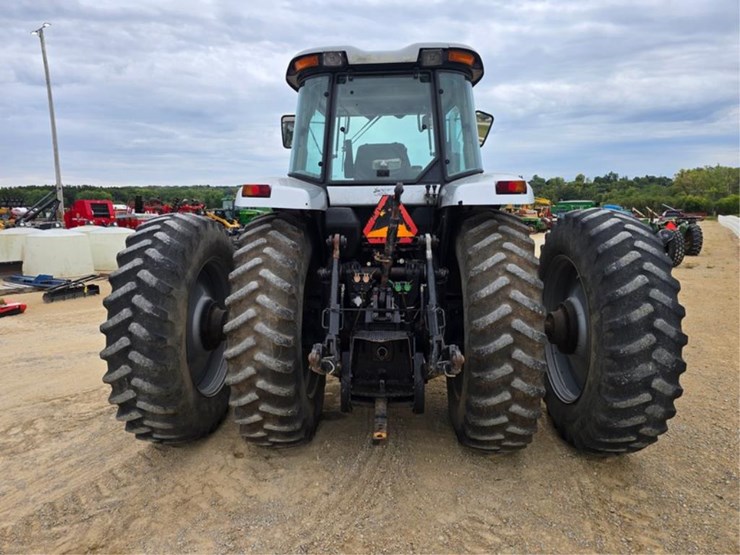 agco-white-8310-image-4