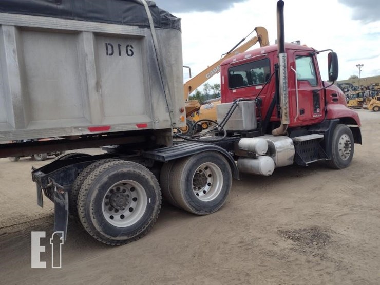 2012-mack-pinnacle-cxu613-image-38