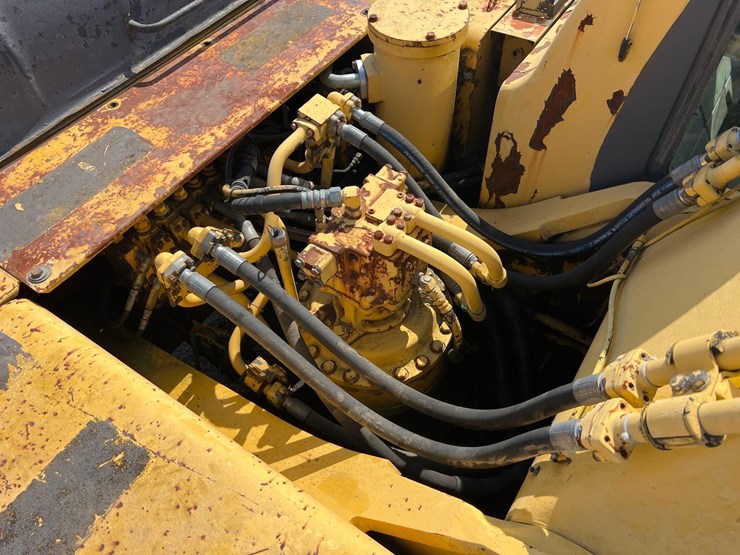komatsu-pc400-lc-6-image-17