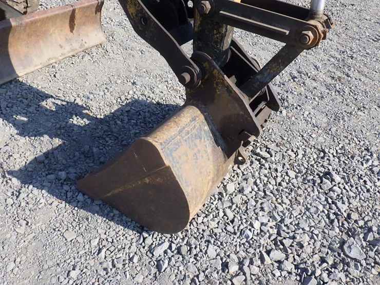 yanmar-vio30-image-8