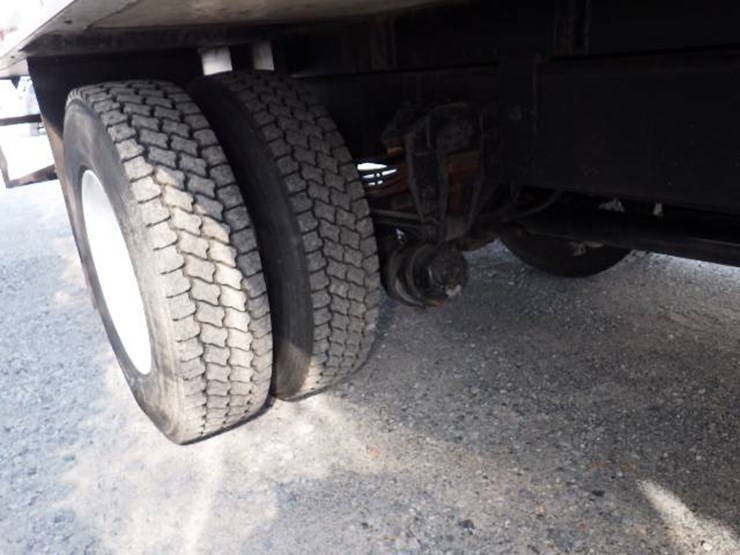 2014-peterbilt-337-image-6