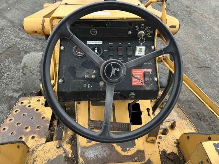 deere-210le-image-16