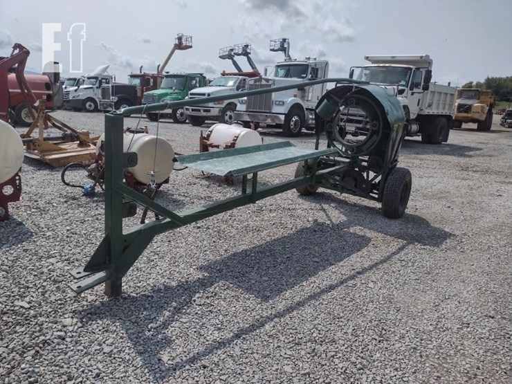 christmas-tree-baler-image-1
