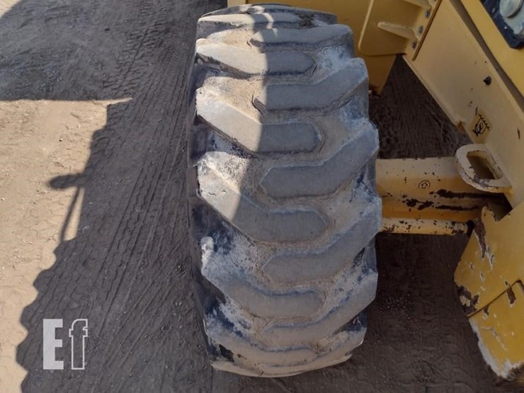 2010-deere-710j-image-24