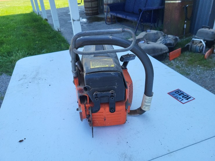 husqvarna-66-gas-chain-saw-w/o-bar---tag-#1049-image-8