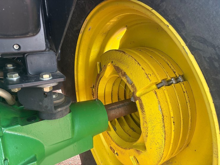 2012-john-deere-6125r-tractor-image-19