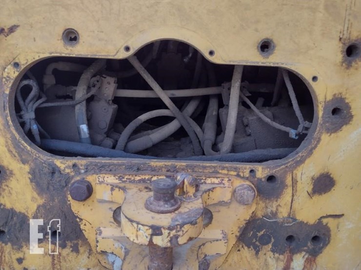 2018-deere-750k-lgp-image-44